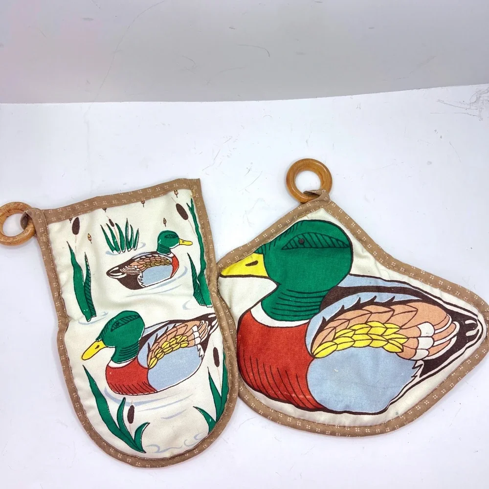 Vintage Mallard Duck Oven Mitt Pot Holder Set Brown Quilted Wood Ring Hanging